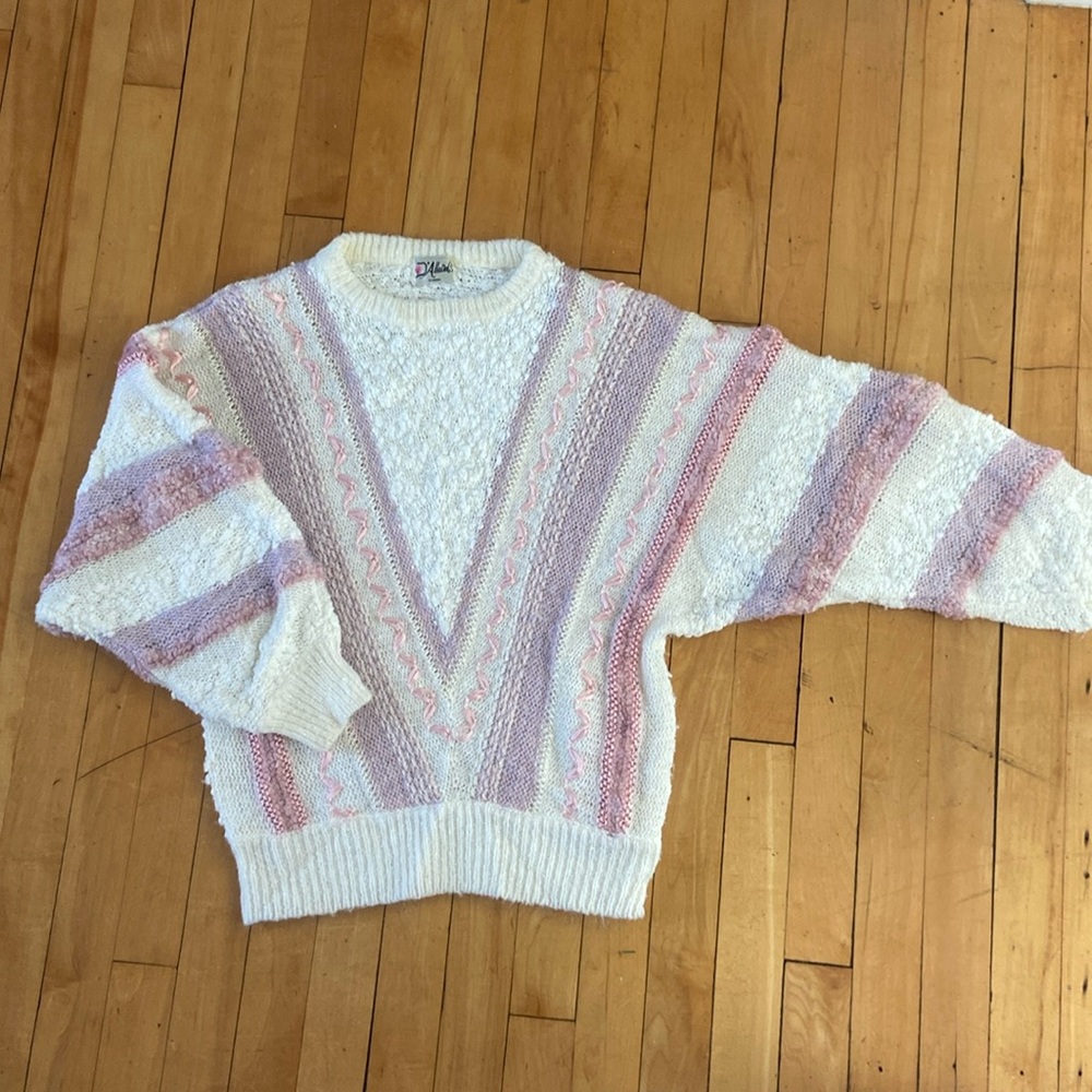 Gorgeous vintage batwing popcorn sweater
